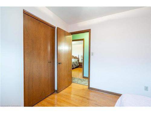 98 Summercrest Drive, Hamilton, ON - Indoor Photo Showing Bedroom