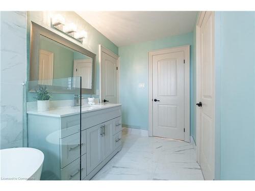 7 Meadowlark Drive, Port Colborne, ON - Indoor Photo Showing Bathroom