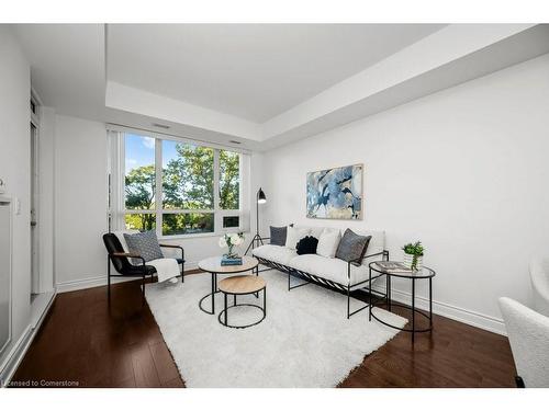 520-3500 Lakeshore Road W, Oakville, ON - Indoor Photo Showing Living Room