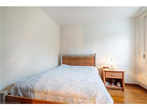 261 Jackson Street W, Hamilton, ON - Indoor Photo Showing Bedroom