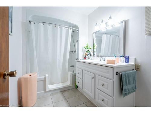 261 Jackson Street W, Hamilton, ON - Indoor Photo Showing Bathroom