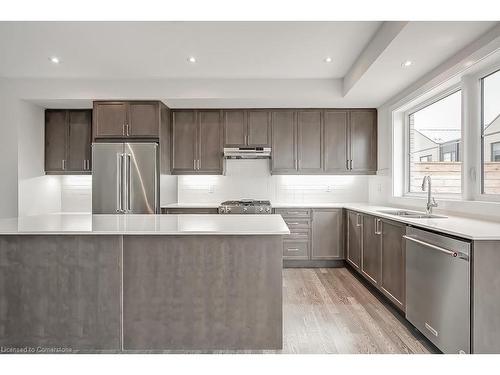 67-2273 Turnberry Road, Burlington, ON - Indoor Photo Showing Kitchen With Stainless Steel Kitchen With Upgraded Kitchen