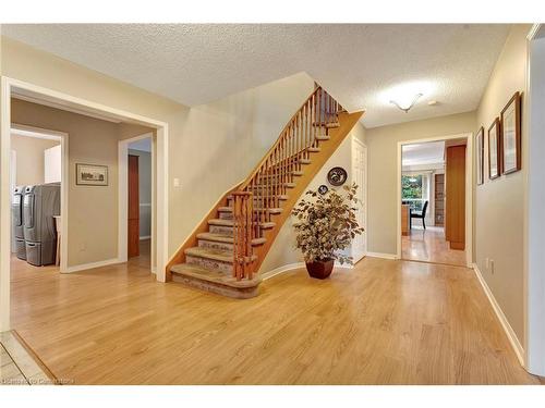 11 Willowtree Court, Dundas, ON - Indoor Photo Showing Other Room