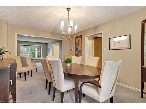 11 Willowtree Court, Dundas, ON - Indoor Photo Showing Dining Room