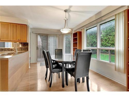 11 Willowtree Court, Dundas, ON - Indoor Photo Showing Dining Room