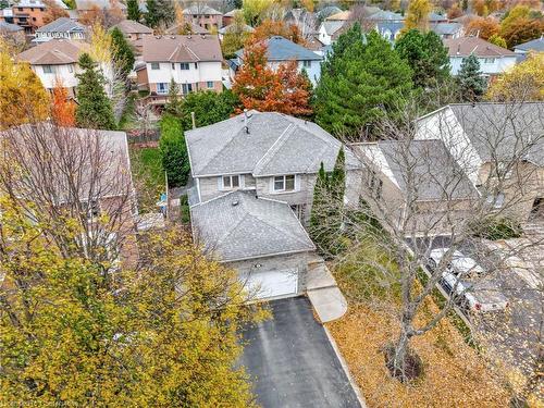 11 Willowtree Court, Dundas, ON - Outdoor