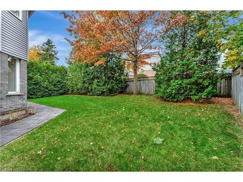 11 Willowtree Court, Dundas, ON - Outdoor With Backyard