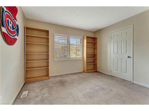 11 Willowtree Court, Dundas, ON - Indoor Photo Showing Other Room