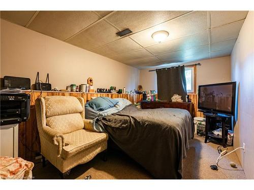 13 Keefer Road, Thorold, ON - Indoor Photo Showing Bedroom