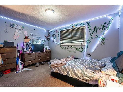 13 Keefer Road, Thorold, ON - Indoor Photo Showing Bedroom