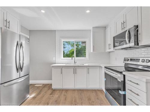 2940 3 Highway, Port Colborne, ON - Indoor Photo Showing Kitchen With Upgraded Kitchen