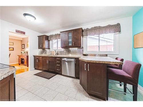 81 Skyline Drive, Dundas, ON - Indoor Photo Showing Kitchen