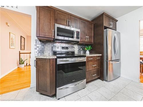 81 Skyline Drive, Dundas, ON - Indoor Photo Showing Kitchen