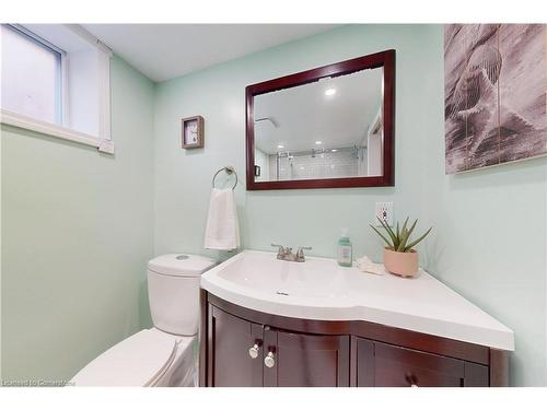 81 Skyline Drive, Dundas, ON - Indoor Photo Showing Bathroom