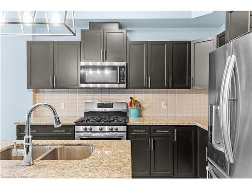 55 Sonoma Valley Crescent, Hamilton, ON - Indoor Photo Showing Kitchen With Double Sink With Upgraded Kitchen