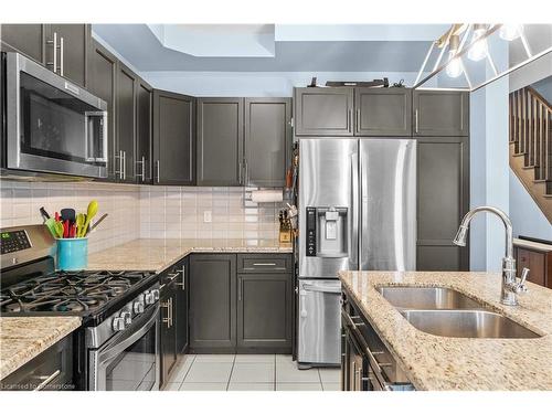 55 Sonoma Valley Crescent, Hamilton, ON - Indoor Photo Showing Kitchen With Double Sink With Upgraded Kitchen