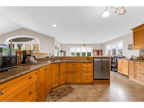 46 Jane Street, Smithville, ON - Indoor Photo Showing Kitchen With Double Sink