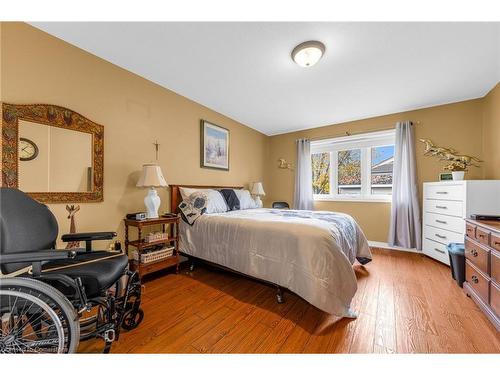 46 Jane Street, Smithville, ON - Indoor Photo Showing Bedroom