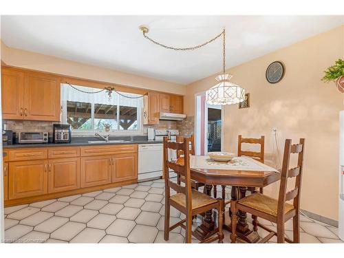 337 Mcneilly Road, Stoney Creek, ON - Indoor Photo Showing Dining Room