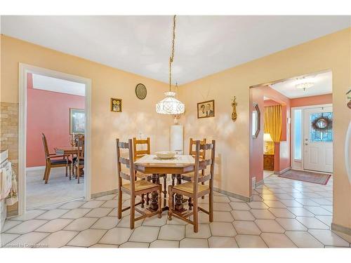 337 Mcneilly Road, Stoney Creek, ON - Indoor Photo Showing Dining Room