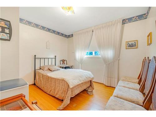 337 Mcneilly Road, Stoney Creek, ON - Indoor Photo Showing Bedroom