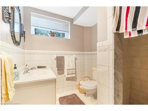 337 Mcneilly Road, Stoney Creek, ON - Indoor Photo Showing Bathroom