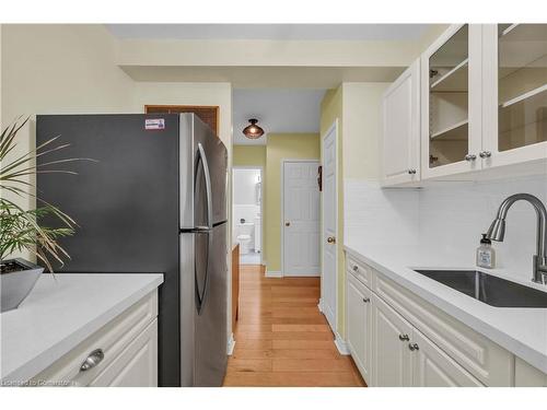 108-1377 Lakeshore Road, Burlington, ON - Indoor Photo Showing Kitchen