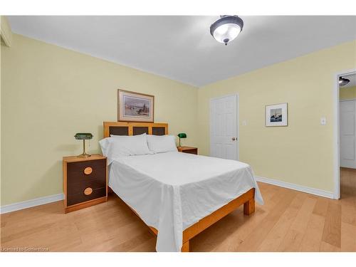 108-1377 Lakeshore Road, Burlington, ON - Indoor Photo Showing Bedroom