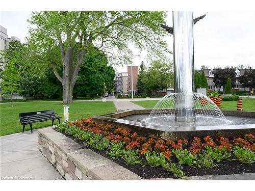 108-1377 Lakeshore Road, Burlington, ON - Outdoor