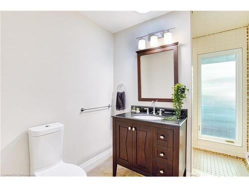 10 Reservoir Road, Stoney Creek, ON - Indoor Photo Showing Bathroom