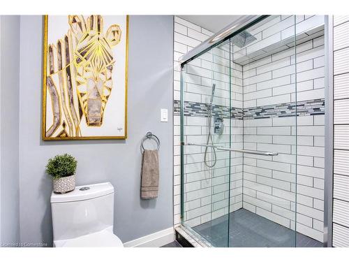 10 Reservoir Road, Stoney Creek, ON - Indoor Photo Showing Bathroom