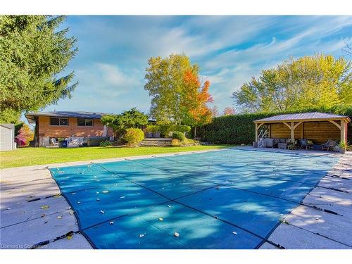 10 Reservoir Road, Stoney Creek, ON - Outdoor With In Ground Pool