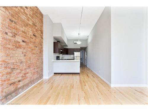 1-215 King Street E, Hamilton, ON - Indoor Photo Showing Kitchen