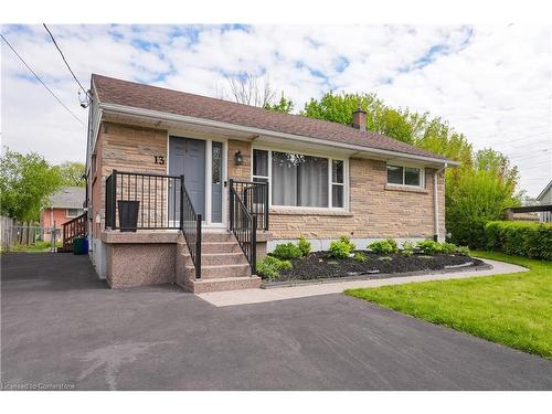 Upper-13 Beaucourt Place, Hamilton, ON - Outdoor