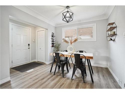 Upper-13 Beaucourt Place, Hamilton, ON - Indoor Photo Showing Dining Room