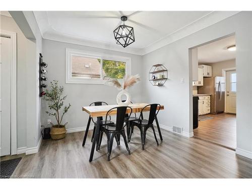 Upper-13 Beaucourt Place, Hamilton, ON - Indoor Photo Showing Dining Room