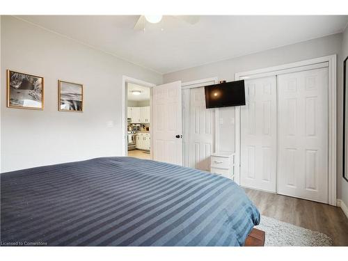 Upper-13 Beaucourt Place, Hamilton, ON - Indoor Photo Showing Bedroom