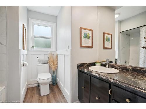 Upper-13 Beaucourt Place, Hamilton, ON - Indoor Photo Showing Bathroom