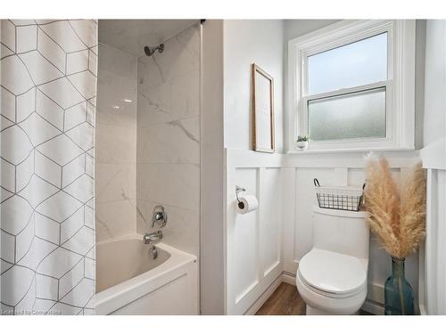 Upper-13 Beaucourt Place, Hamilton, ON - Indoor Photo Showing Bathroom