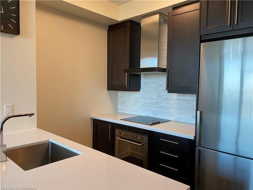 2003-2093 Fairview Street, Burlington, ON - Indoor Photo Showing Kitchen