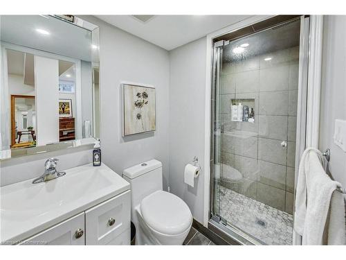 1-39 Panabaker Drive, Ancaster, ON - Indoor Photo Showing Bathroom