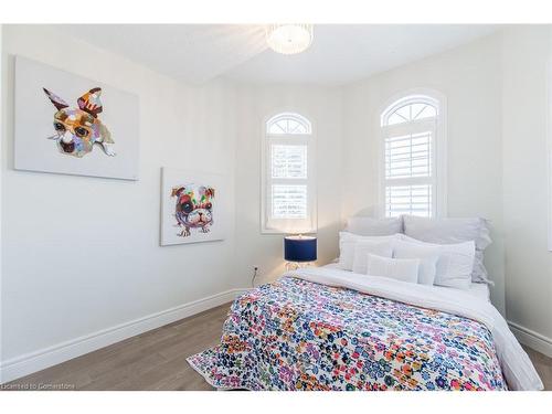 109 Peachwood Crescent, Stoney Creek, ON - Indoor Photo Showing Bedroom