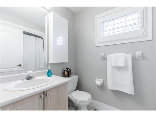 109 Peachwood Crescent, Stoney Creek, ON - Indoor Photo Showing Bathroom