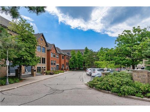 301A-2904 South Sheridan Way, Oakville, ON 