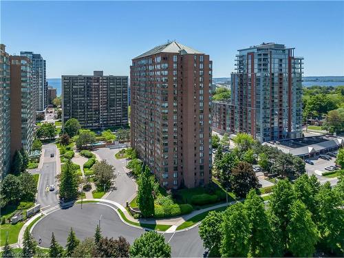 1702-1270 Maple Crossing Boulevard, Burlington, ON - Outdoor With Facade