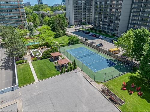 1702-1270 Maple Crossing Boulevard, Burlington, ON - Outdoor