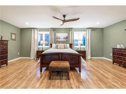 18 Moore Crescent, Ancaster, ON - Indoor Photo Showing Bedroom