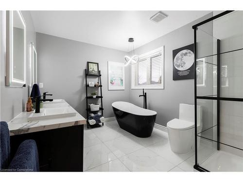 18 Moore Crescent, Ancaster, ON - Indoor Photo Showing Bathroom