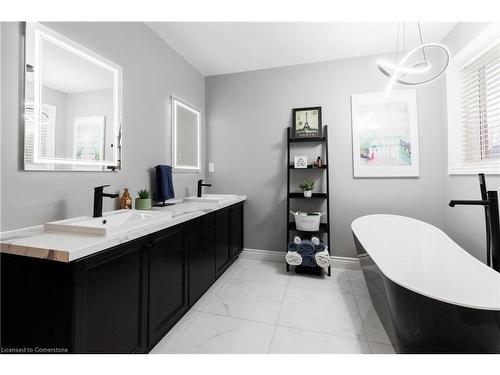 18 Moore Crescent, Ancaster, ON - Indoor Photo Showing Bathroom