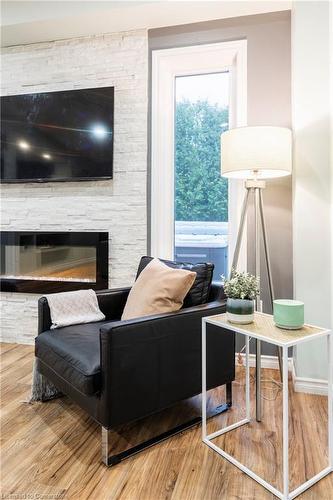 18 Moore Crescent, Ancaster, ON - Indoor Photo Showing Living Room With Fireplace